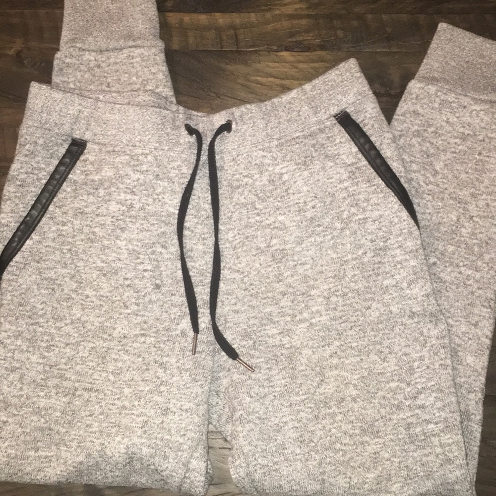 **2/$18 ITEM** Abercrombie & Fitch Sweat Pants